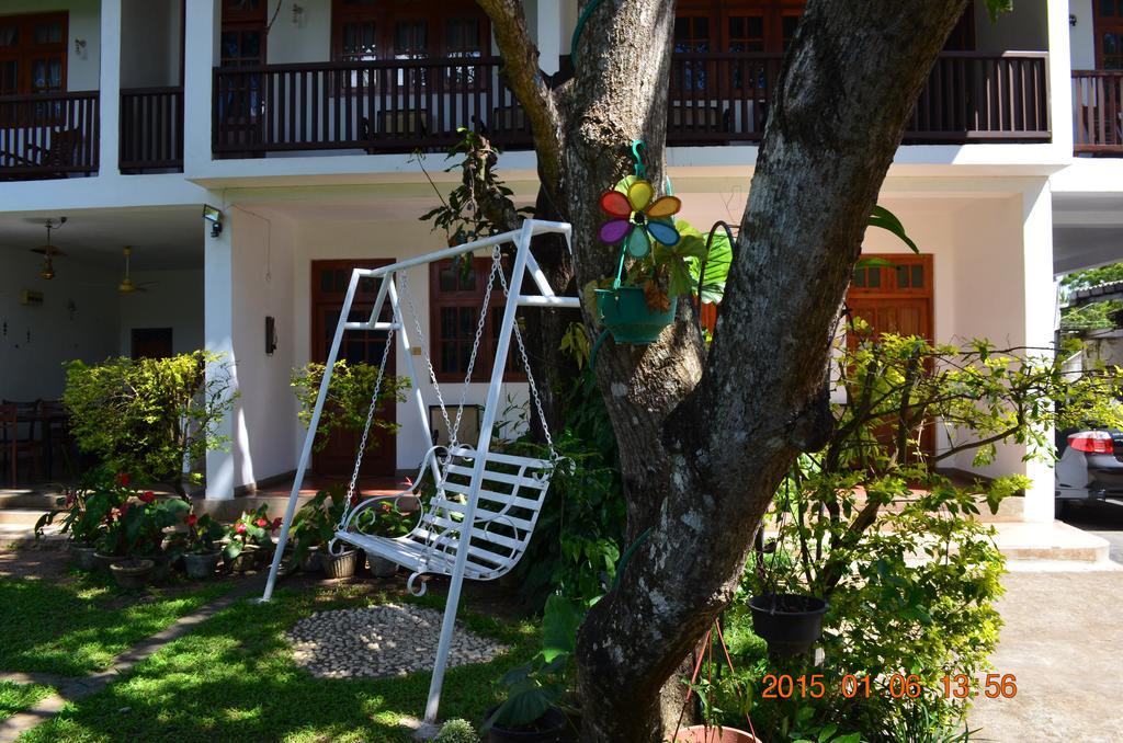 Little Paradise Tourist Guest House And Holiday Home Anuradhapura Eksteriør billede