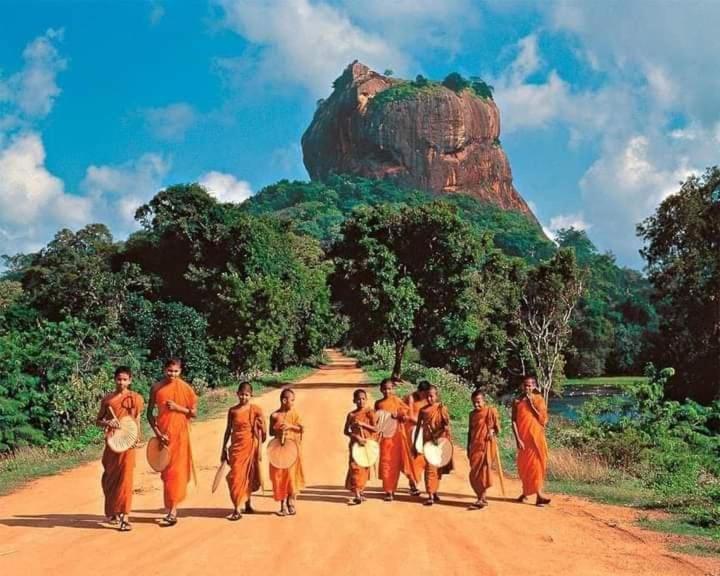 Little Paradise Tourist Guest House And Holiday Home Anuradhapura Eksteriør billede