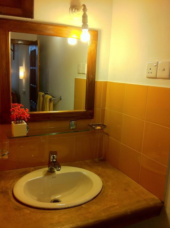 Little Paradise Tourist Guest House And Holiday Home Anuradhapura Værelse billede