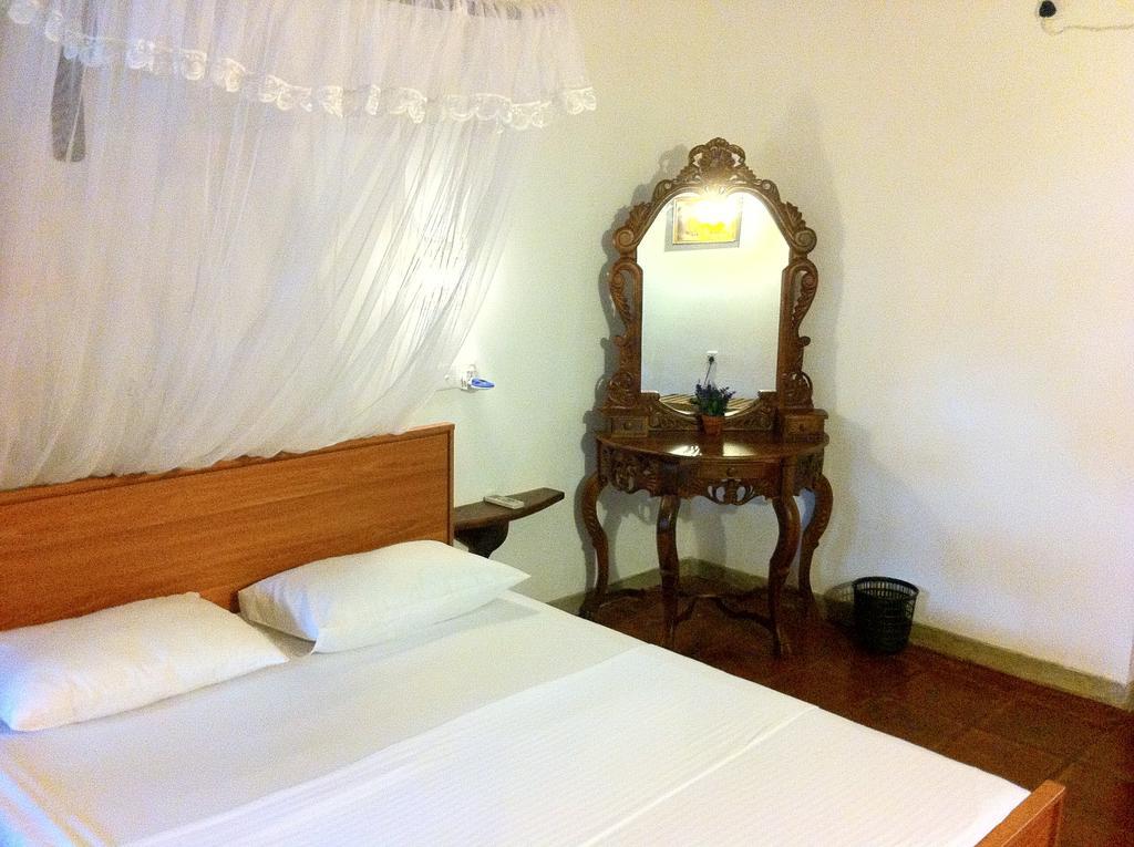 Little Paradise Tourist Guest House And Holiday Home Anuradhapura Værelse billede